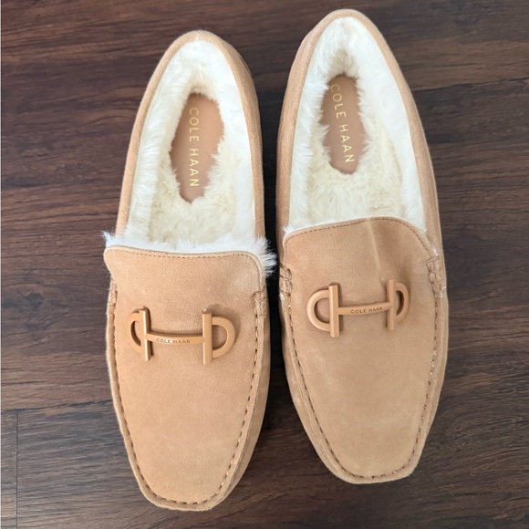 Cole Haan Women’s Tully Driver Shoes Faux Fur Lined Blush Tan Faux Suede - Picture 2 of 8